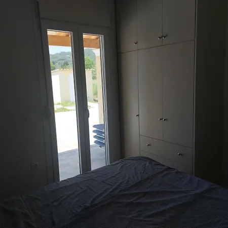 Off-grid Paradise Apartment Kanakades
